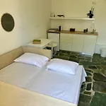 Christina's Homely Escapes * Sikion