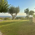 Christina's Homely Escapes Διαμέρισμα Sikion