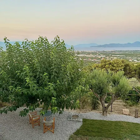 Christina's Homely Escapes * Sikion