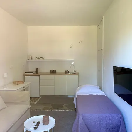 Christina's Homely Escapes *