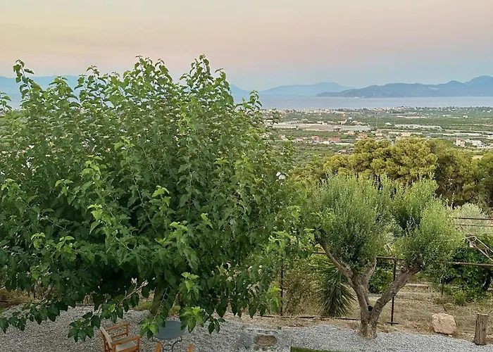 Christina's Homely Escapes * Sikion