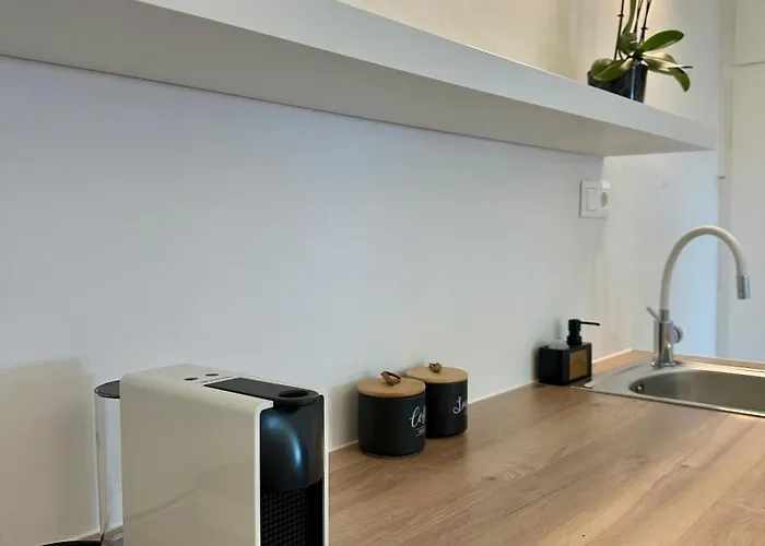 Christina's Homely Escapes * Sikion