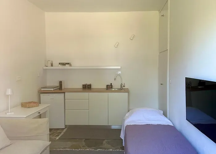 Christina's Homely Escapes *